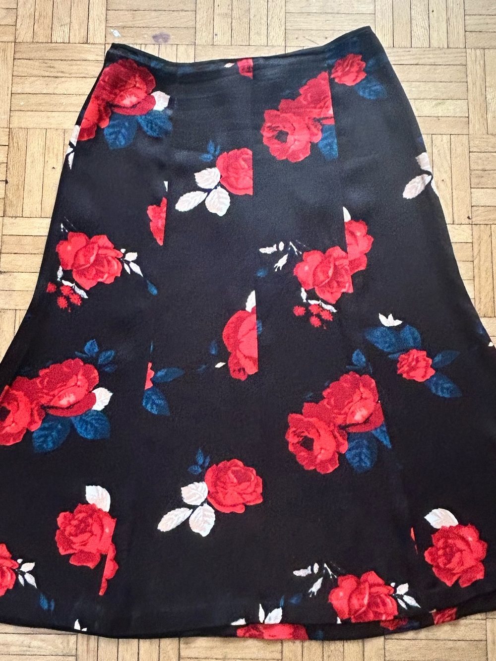 Club Monaco Black Floral Viscose Midi Skirt Size 6 - Picture 2 of 7